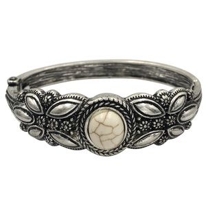 Concho Flair Western Style Oval  Ivory Cream Stone Silver Hinged Bangle Bracelet
